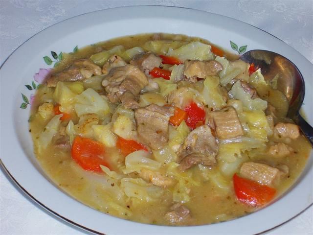 Niby gulasz z kapustą palce lizać 