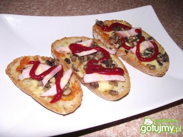 Niby zapiekanki z pastą curry Niby zapiekanki z pastą curry