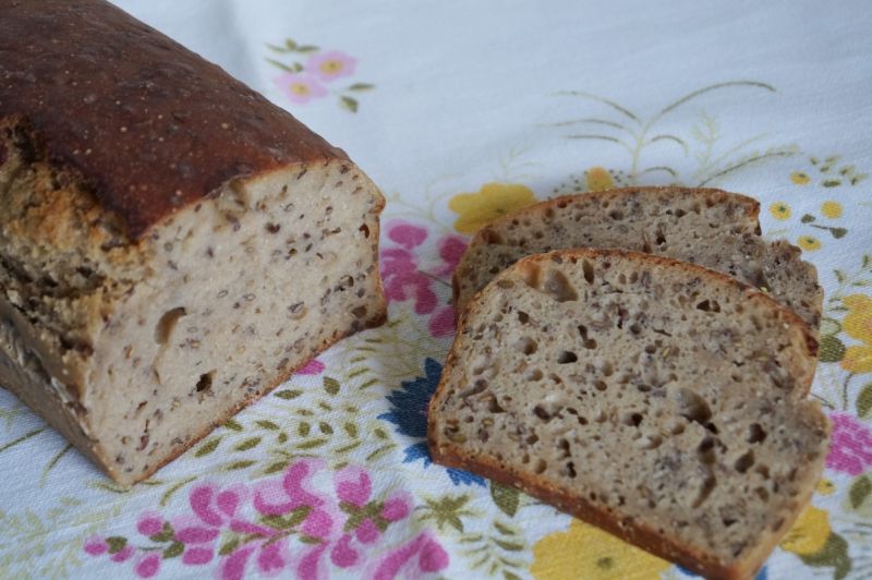 Niemiecki chleb lniany na zakwasie