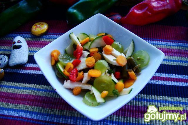 Niskokaloryczna sałatka jesienna 