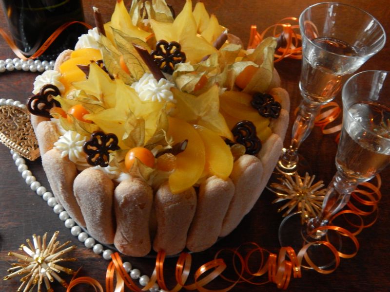 Noworoczny tort szampański