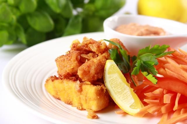 Nuggetsy rybne z płatkami kukurydzianymi Nuggetsy rybne z płatkami kukurydzianymi