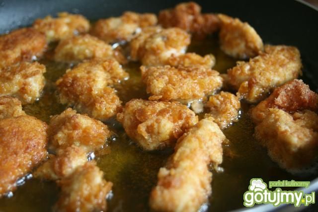 Nuggetsy z kurczaka z sosem Nuggetsy z kurczaka z sosem
