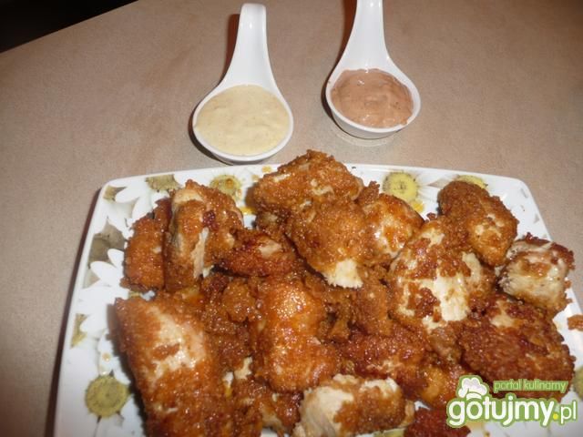 nuggetsy z sosami