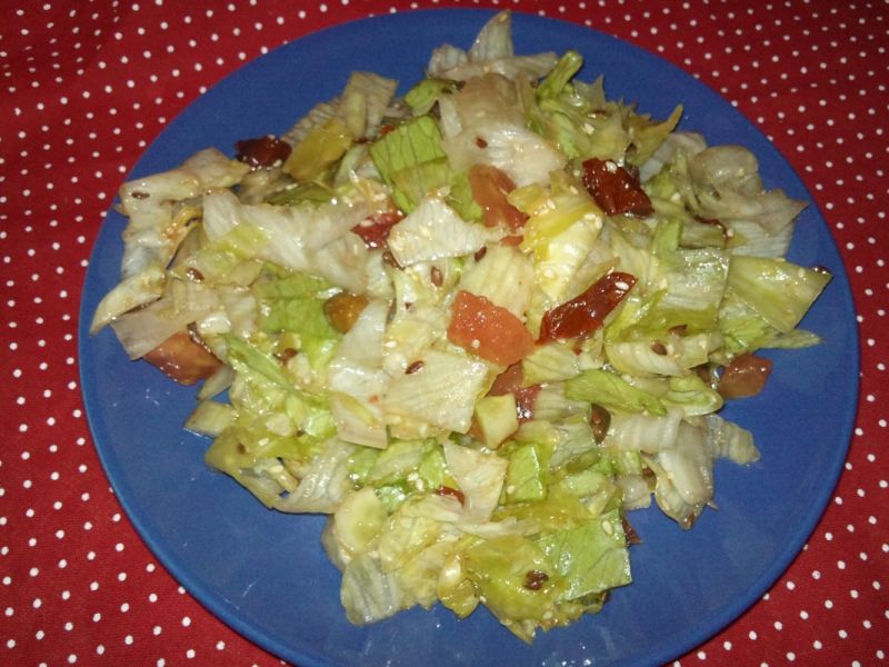 Obiadowa sałatka z suszonym pomidorem Obiadowa sałatka z suszonym pomidorem