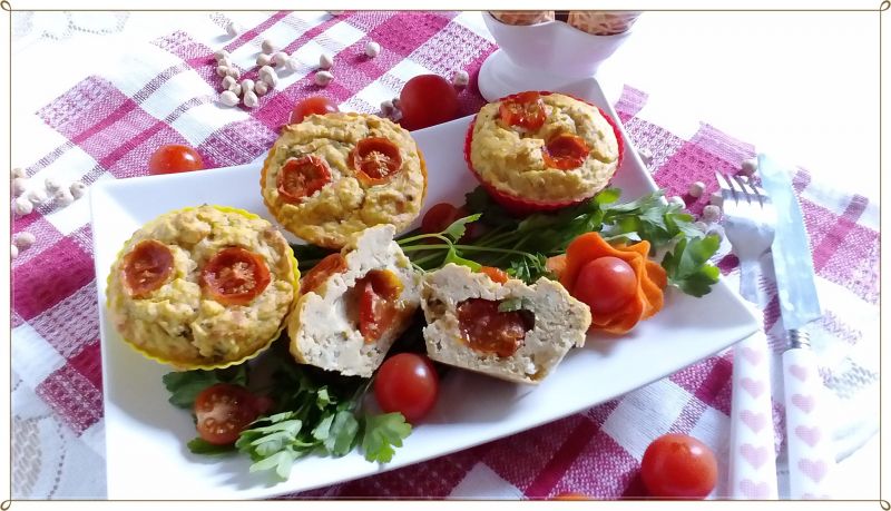 Obiadowe muffinki z ciecierzycy