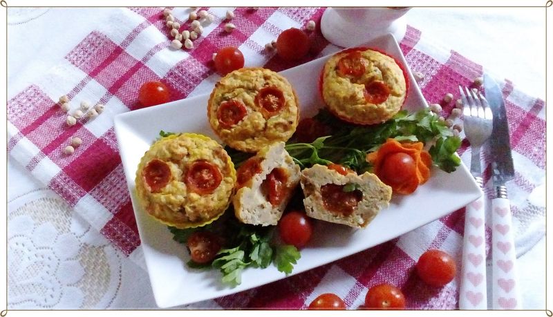 Obiadowe muffinki z ciecierzycy