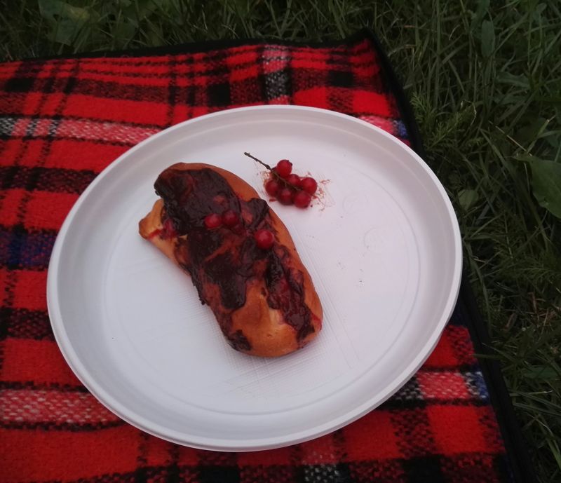Obłędnie porzeczkowe bułeczki drożdżowe Obłędnie porzeczkowe bułeczki drożdżowe