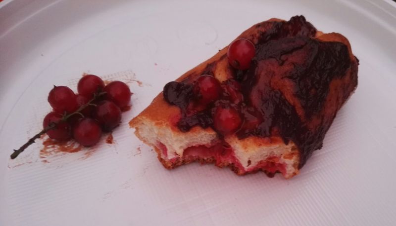 Obłędnie porzeczkowe bułeczki drożdżowe Obłędnie porzeczkowe bułeczki drożdżowe
