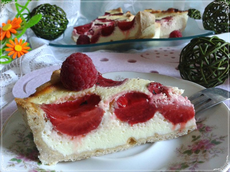 Odchudzona tarta sernikowa z truskawkami