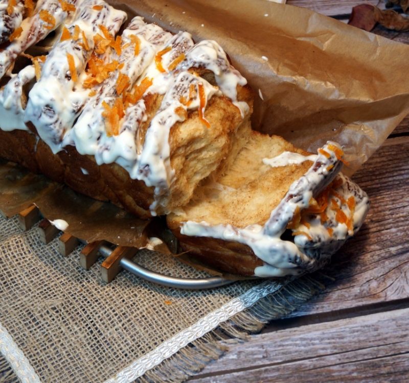 Odrywane drożdżowe ciasto z cytrusową nutką