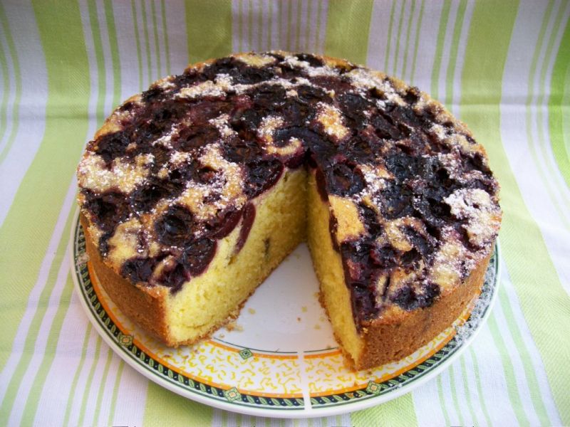 Odwrócone ciasto z czereśniami