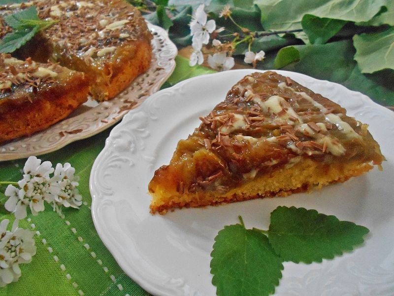 Odwrócone ciasto z rabarbarem