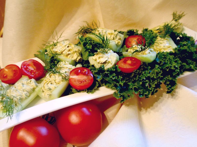 Ogórek nadziewany serkiem camembert  Ogórek nadziewany serkiem camembert