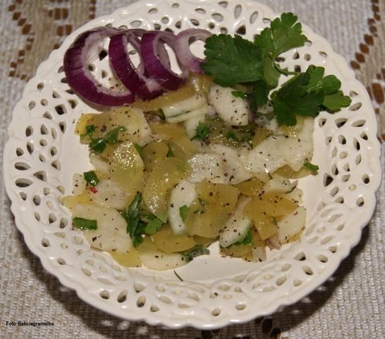 Ogórki kiszone z gruszką - surówka :