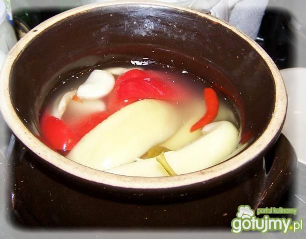 Ogórki kiszone z papryką