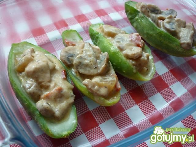 Ogórki nadziewane pieczarkami i mięsem