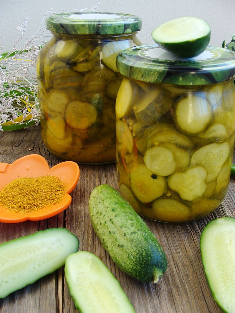 Ogórki w egzotycznej zalewie z curry indyjskim