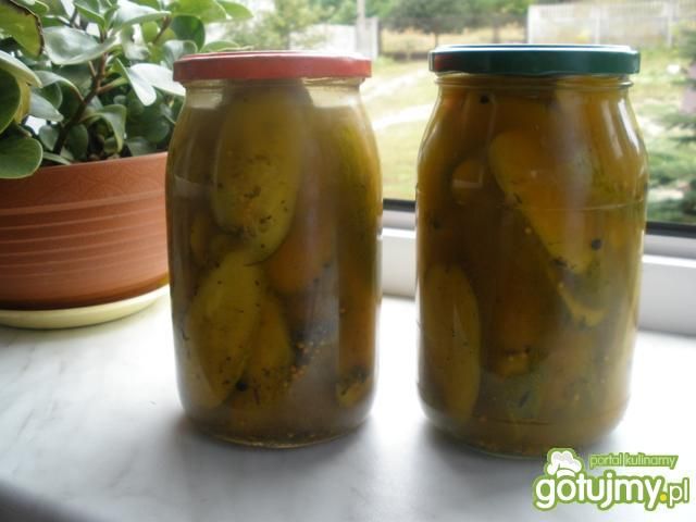 Ogórki w plastrach z curry 