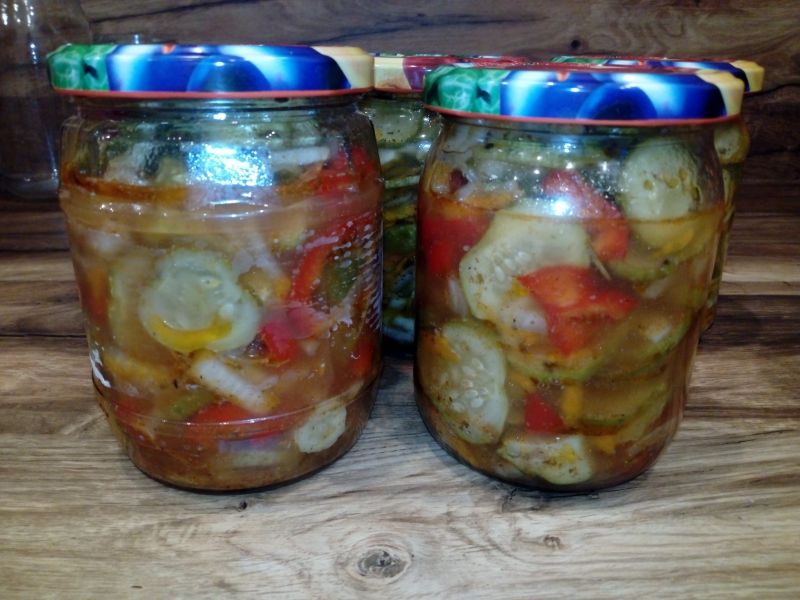 Ogórki w zalewie gyros