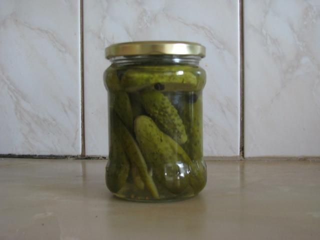 Ogórki w zalewie octowo- miodowej 