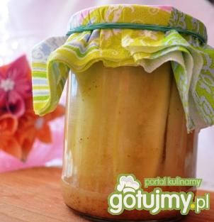 Ogórki z musztardą lub ketchupem