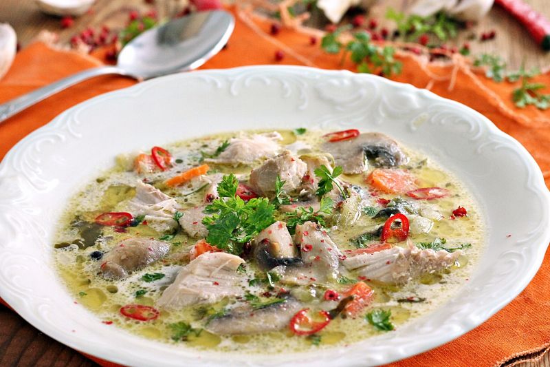 Ogórkowa na króliku z pieczarkami Ogórkowa na króliku z pieczarkami