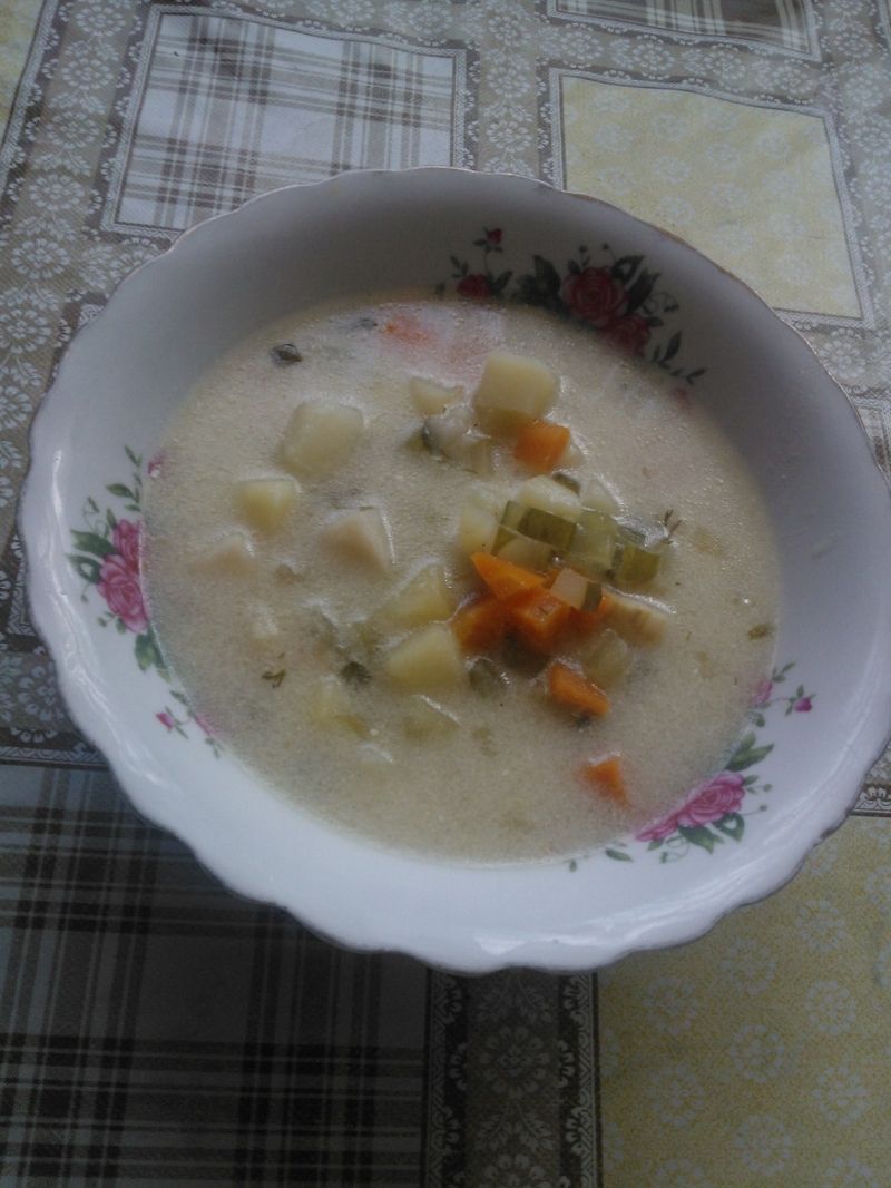 Ogórkowa na porcji rosołowej Ogórkowa na porcji rosołowej