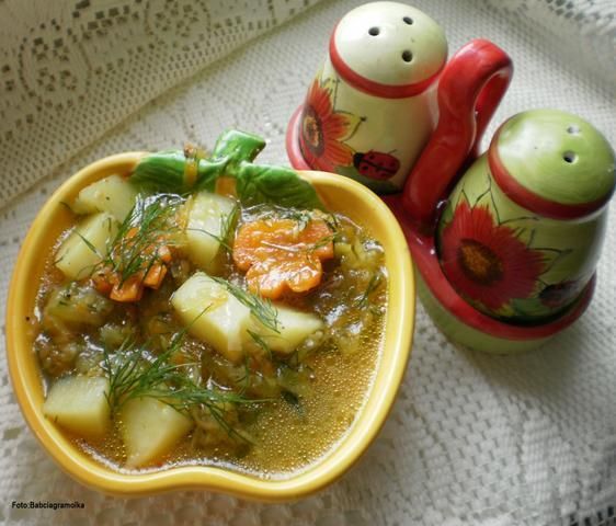   Ogórkowa ,, pół na pół ,, - gęsta  