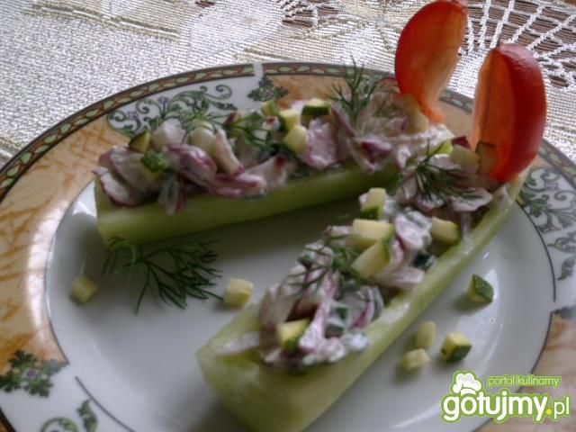 Ogórkowe łódeczki  Ogórkowe łódeczki