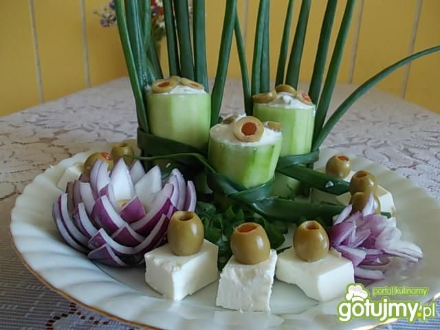 Ogórkowe słupi z niespodzianką Ogórkowe słupi z niespodzianką