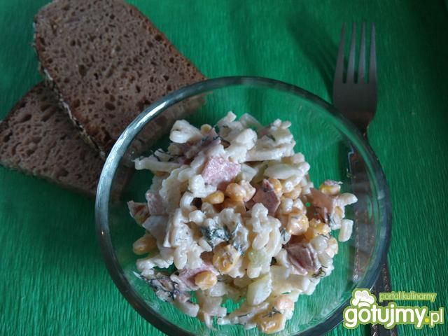 Ogórkowo-koperkowa sałatka makaronowa Ogórkowo-koperkowa sałatka makaronowa
