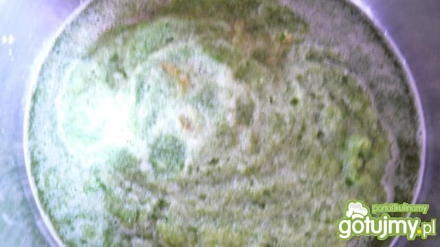 Ogórkowy chłodnik z ricottą i pistacjami