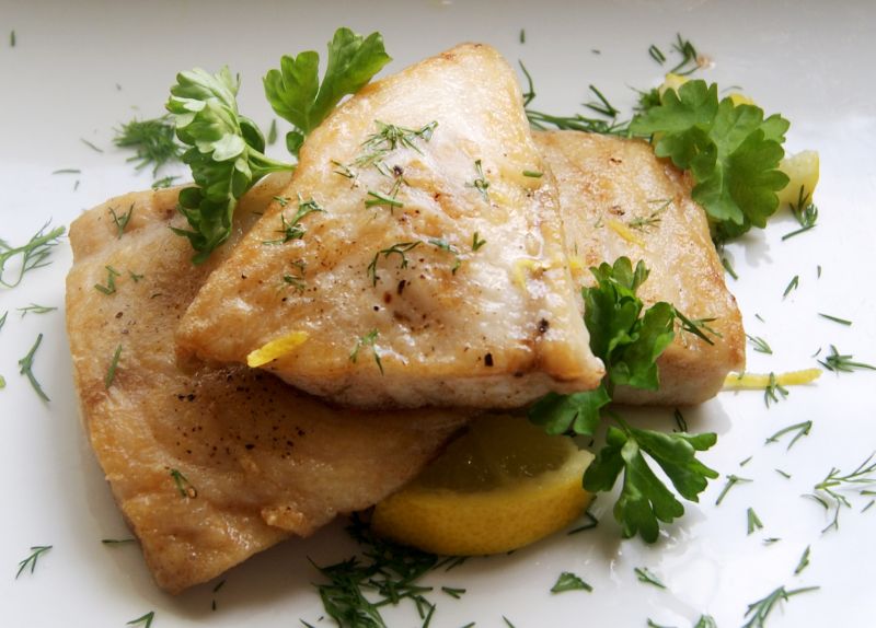 Okoń nilowy z koperkiem