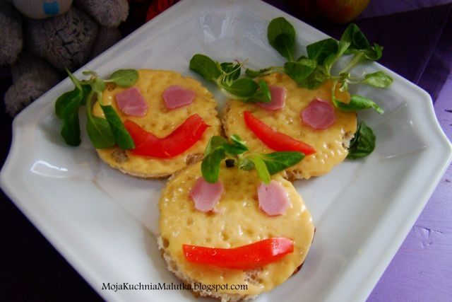 Okrągłe kanapeczki na maśle  Okrągłe kanapeczki na maśle