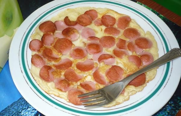 Omlecik z parówką (wędliną) Omlecik z parówką (wędliną)