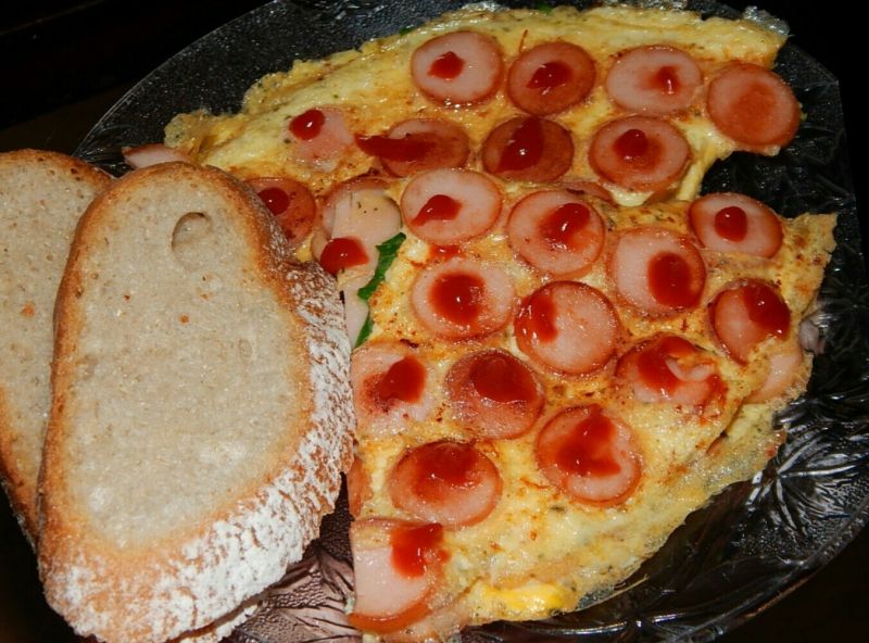 Omlecik z parówkami Omlecik z parówkami