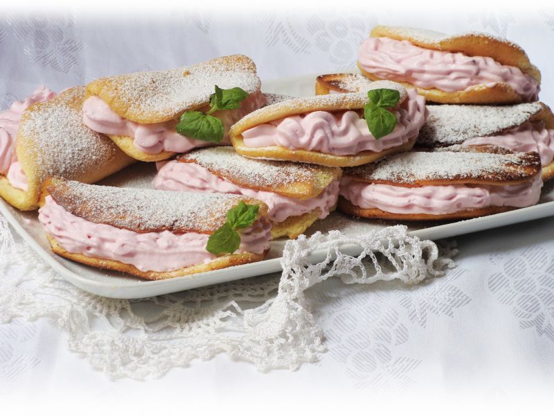 Omleciki z truskawkami Omleciki z truskawkami