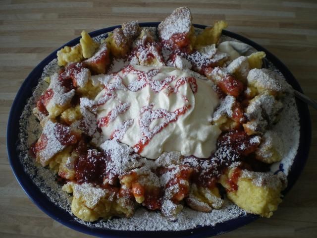 omlet cesarski z mussem truskawkowym