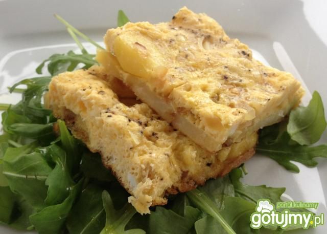Omlet hiszpański z ziemniakami na rukoli Omlet hiszpański z ziemniakami na rukoli