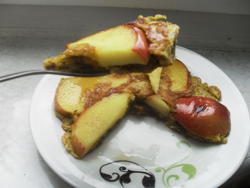 Omlet jabłkowy z rana