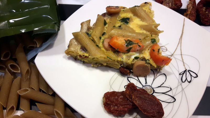 Omlet makaronowy Omlet makaronowy