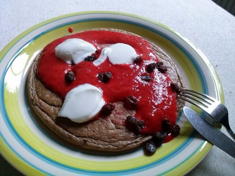 Omlet na słodko polany sorbetem