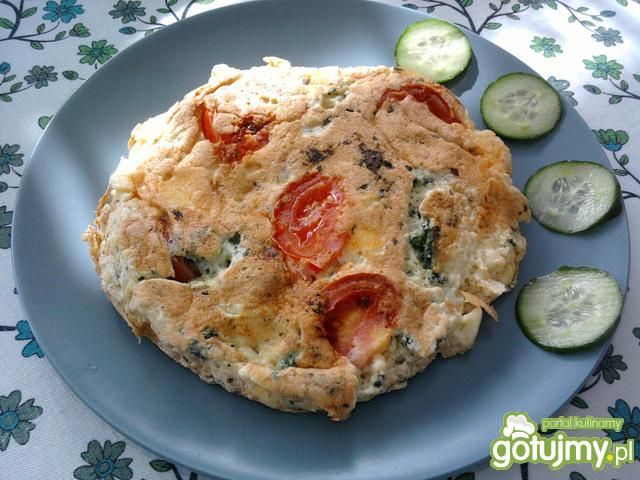 Omlet śniadaniowy z warzywami i serem Omlet śniadaniowy z warzywami i serem