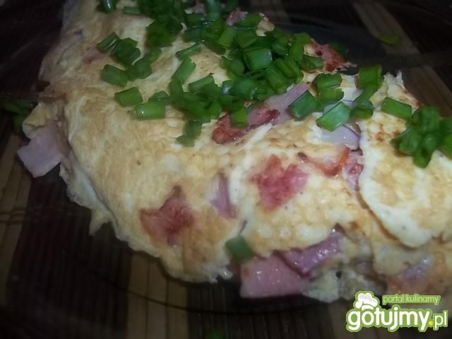 Omlet z boczkiem i rzodkiewką Omlet z boczkiem i rzodkiewką
