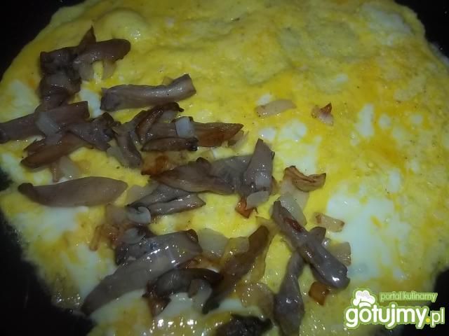 Omlet z boczniakami