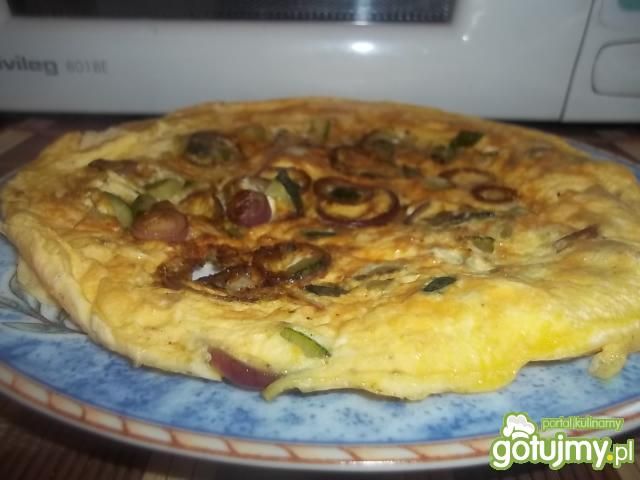 Omlet z cukinią i cebulą Omlet z cukinią i cebulą