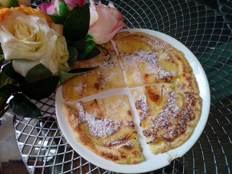 Omlet z jabłkiem Omlet z jabłkiem