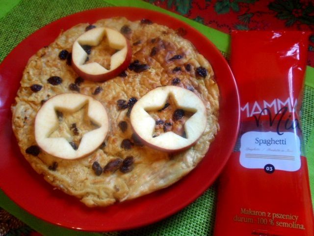 Omlet z jabłkiem i makaronem Mamma Mia