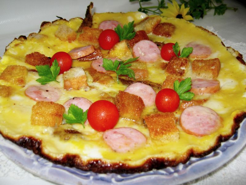 Omlet z kanią i wędliną